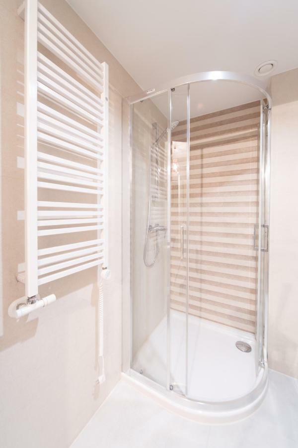 M6 Main Square Stylish One Bedroom كراكوفيا المظهر الخارجي الصورة